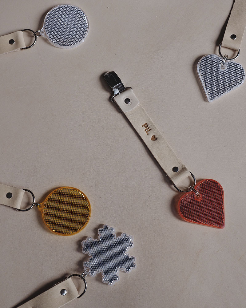 Refleks i læderstrop til børn. Sikker SVEND. Sørg for, at dine børn bliver set i mørket.