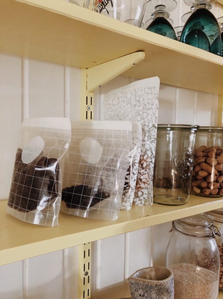 Haps Nordic Snack bag på køkkenhylden hos Melis Wilkenschildt