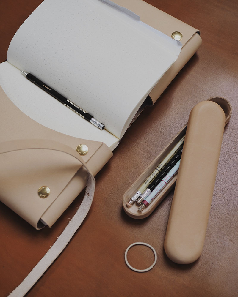 Omslag til notesbøger i kernelæder