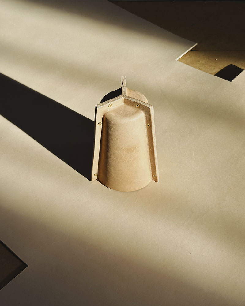 Et blyantkogger i kernlæder. Et bæger, du kan bruge til alt.